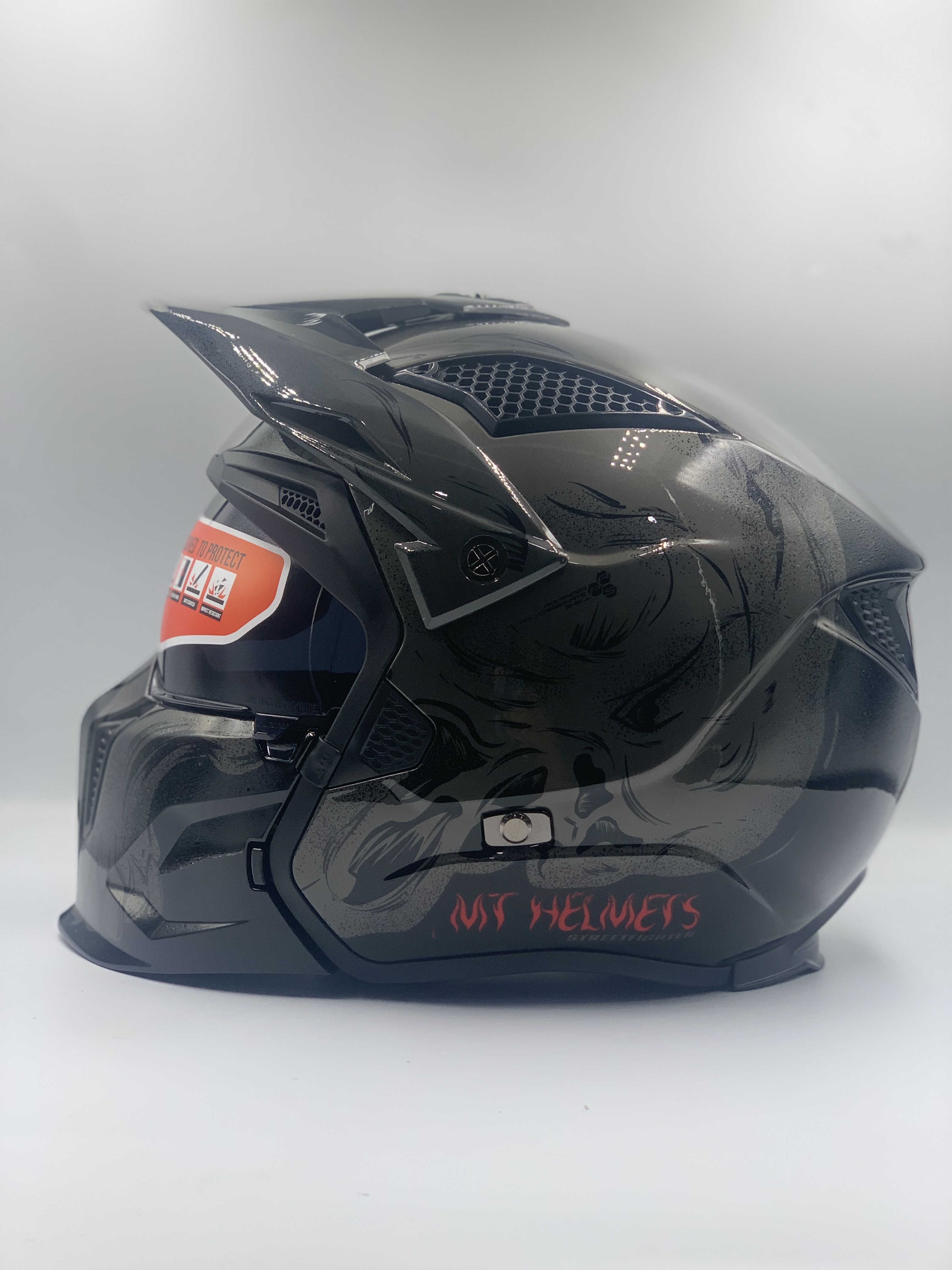 MT Street Fighter Darkness A2 Gloss Gray